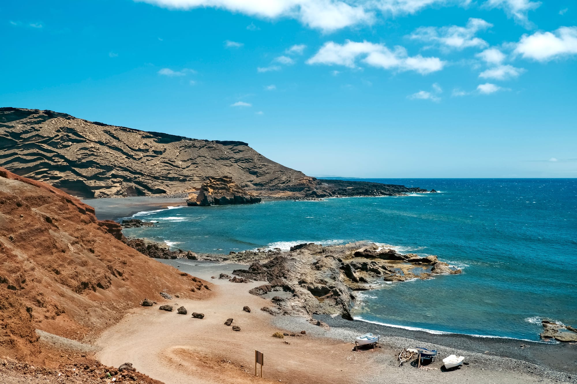 Resiliō 2-3-1: On over 100 countries cut fossil fuel dependency, forest soil 3D printed building, mushroom kayak crossing oceans